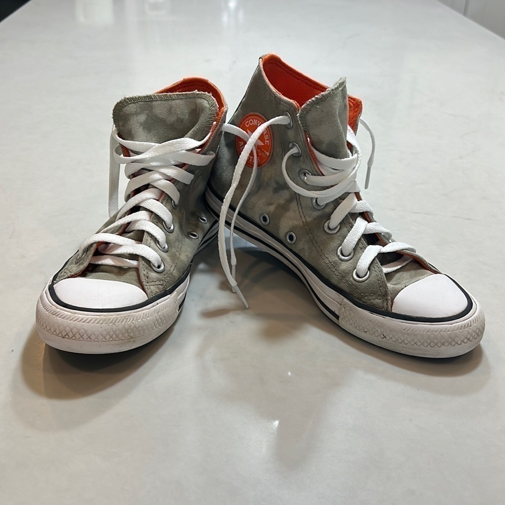 Converse sneakers, mens 3.5 women's  5.5.